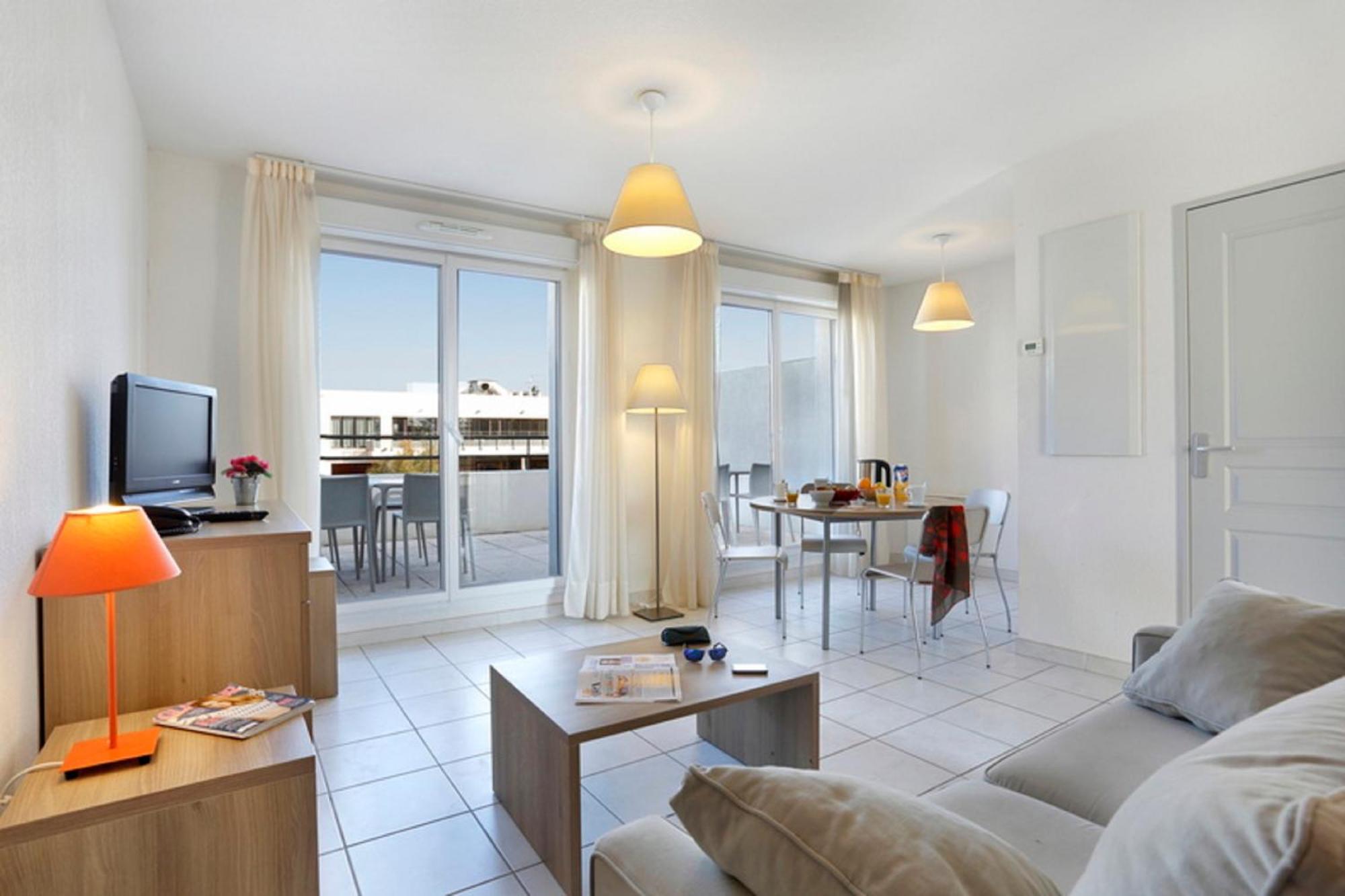 Vacanceole - Residence Cap Camargue Льо Гро-дю-Роа Екстериор снимка