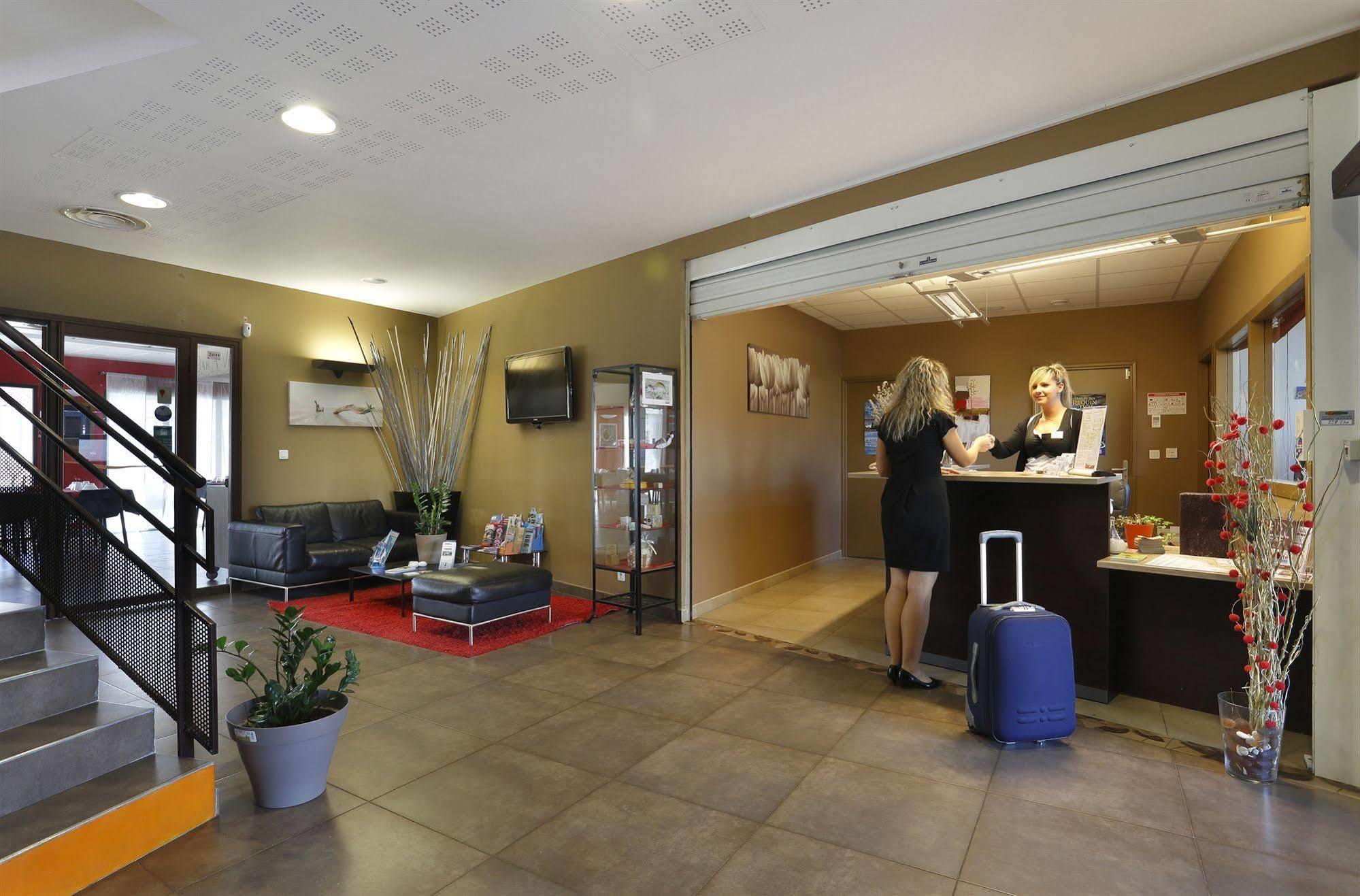 Vacanceole - Residence Cap Camargue Льо Гро-дю-Роа Екстериор снимка