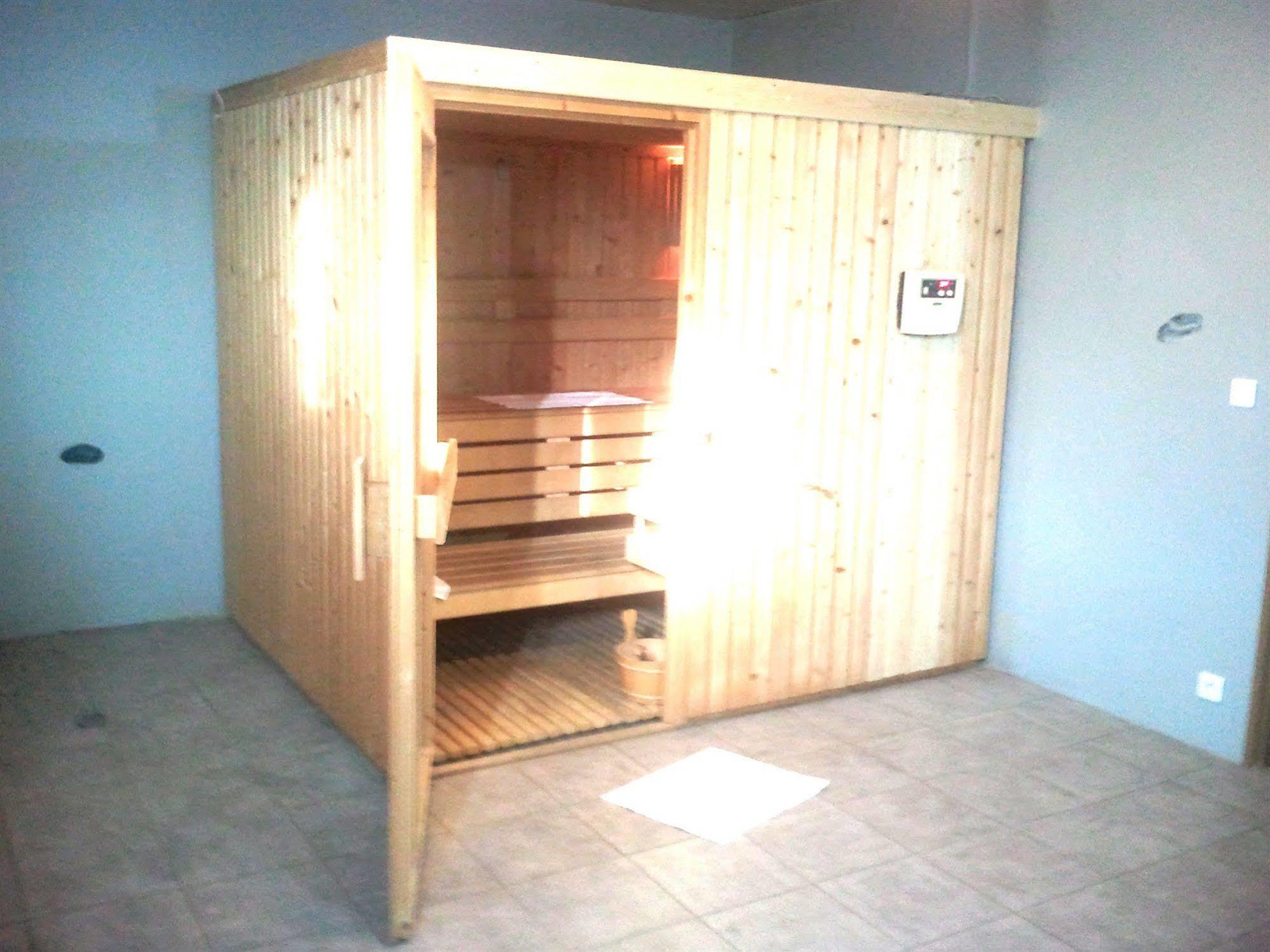 Vacanceole - Residence Cap Camargue Льо Гро-дю-Роа Екстериор снимка