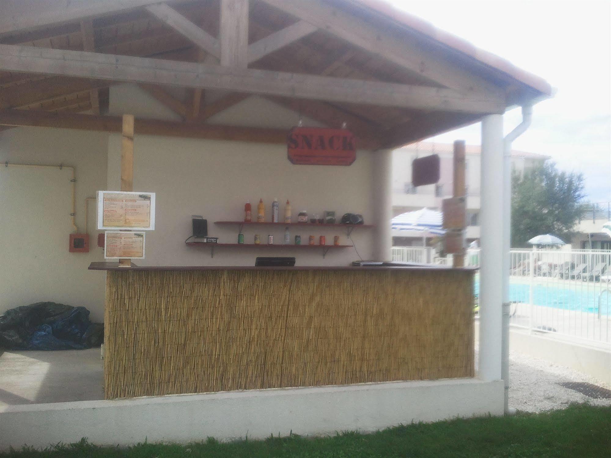 Vacanceole - Residence Cap Camargue Льо Гро-дю-Роа Екстериор снимка